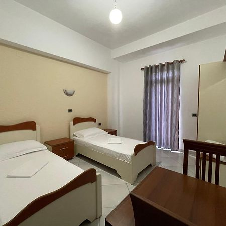 Hotel Latifi Gramsh Exterior foto