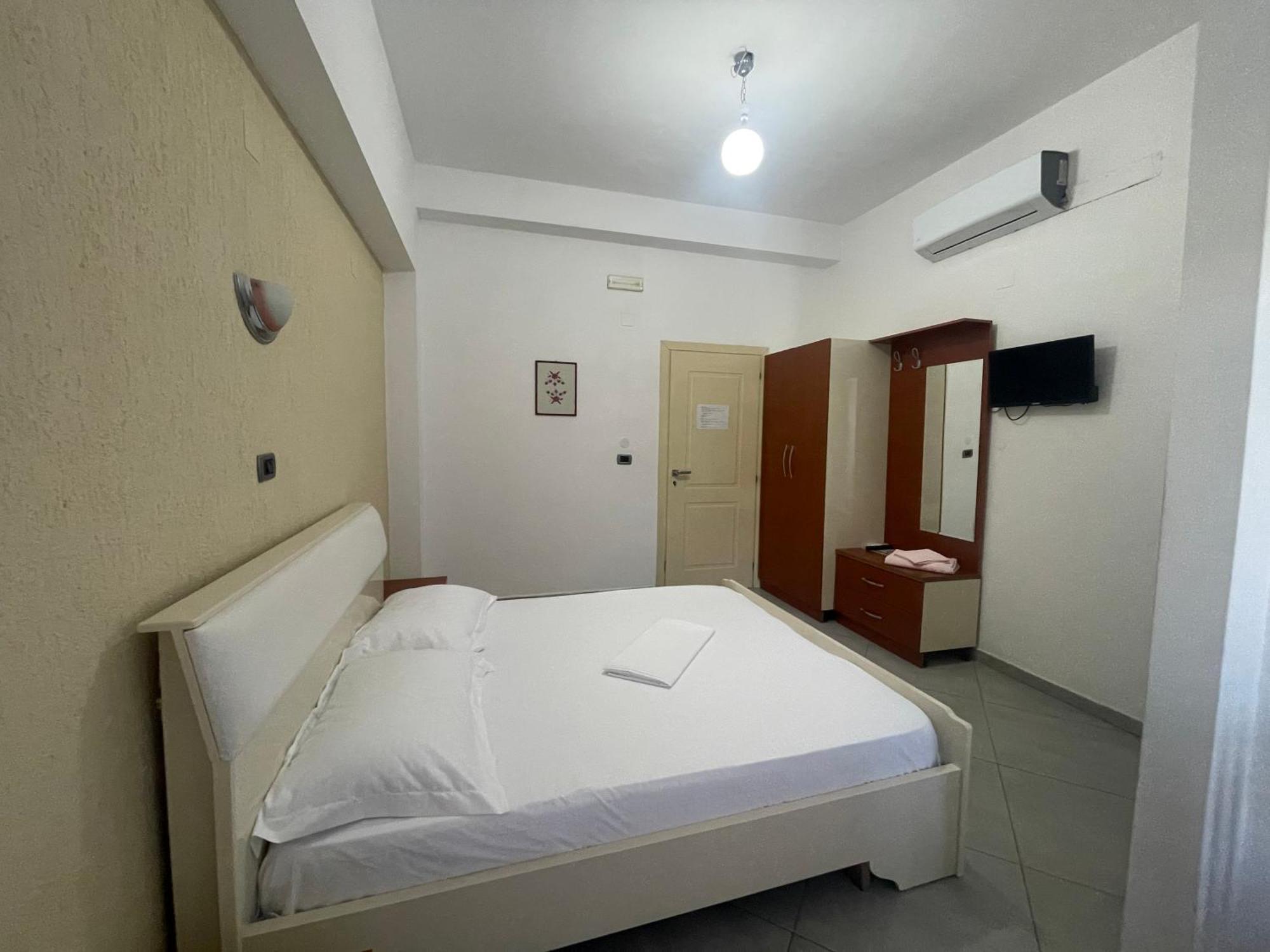 Hotel Latifi Gramsh Exterior foto