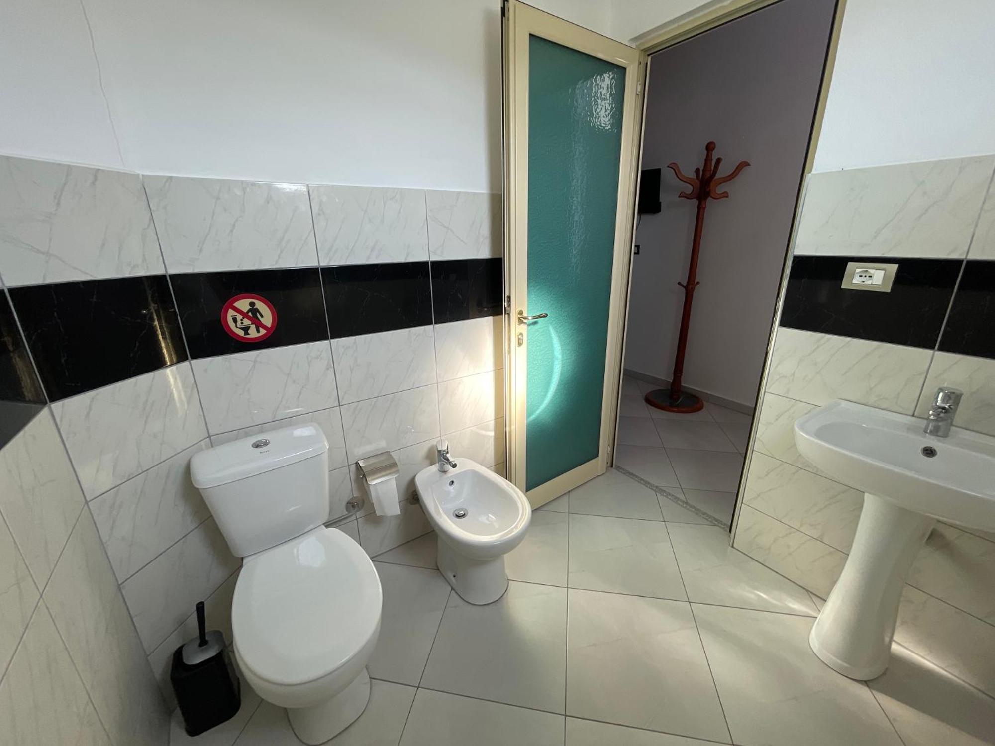 Hotel Latifi Gramsh Exterior foto