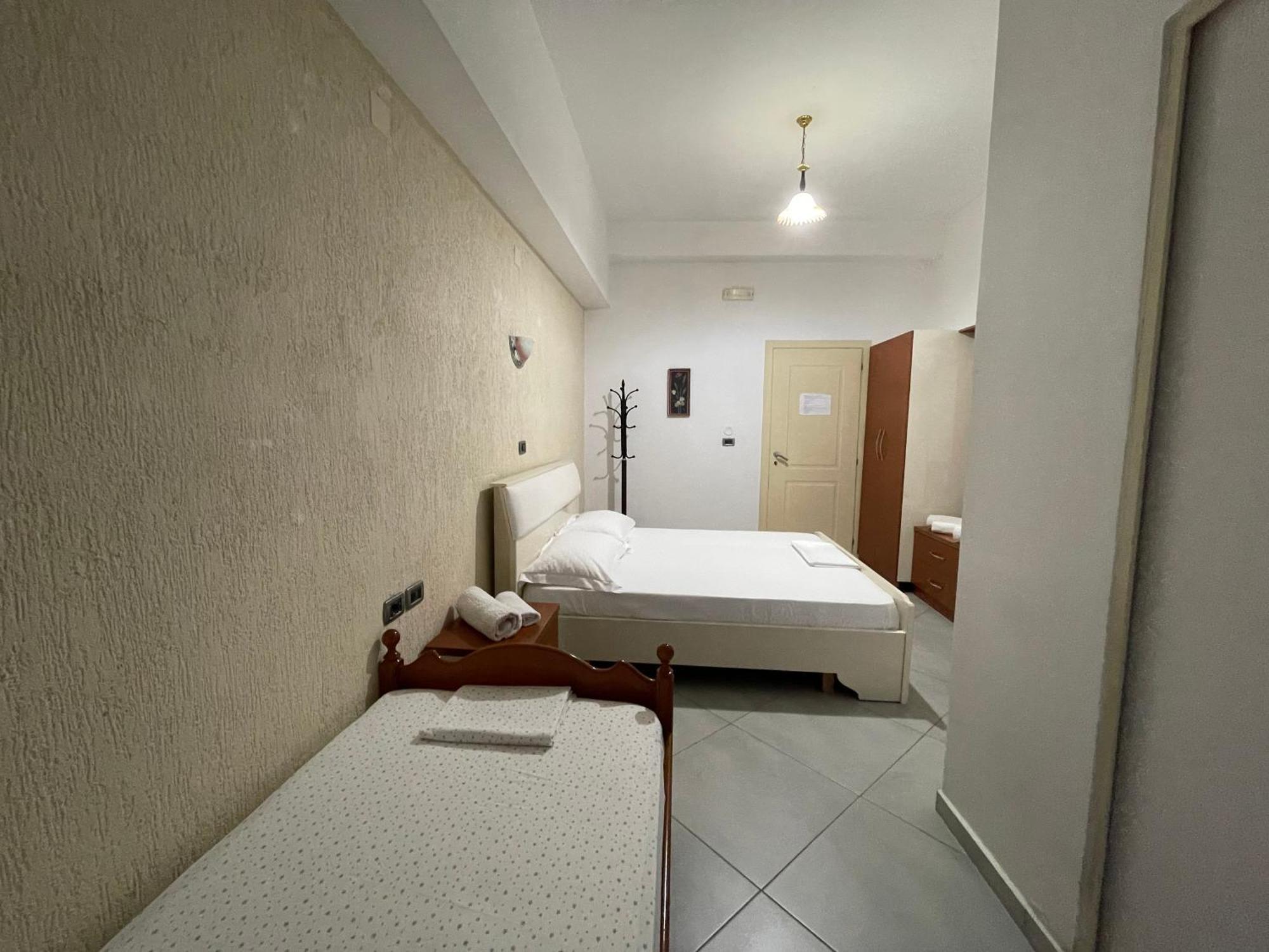 Hotel Latifi Gramsh Exterior foto