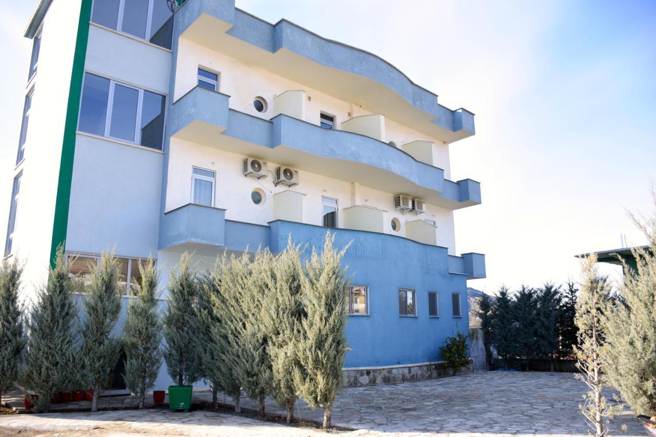 Hotel Latifi Gramsh Exterior foto